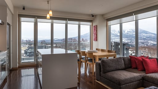 Snow Crystal Yotei Panorama Penthouse Dining area