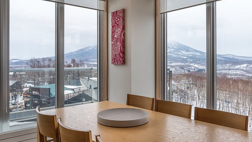 Snow Crystal Yotei Panorama Penthouse Dining area