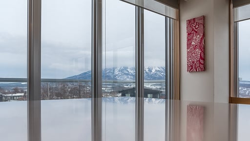 Snow Crystal Yotei Panorama Penthouse Dining area