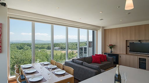 Snow Crystal Yotei Panorama Penthouse Dining area