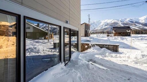 Snow Fever Clique Chalet Surroundings