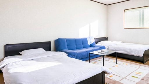 Snow Fever Clique Chalet Bedroom 2