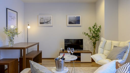 SnowDog Village One Bedroom Living room