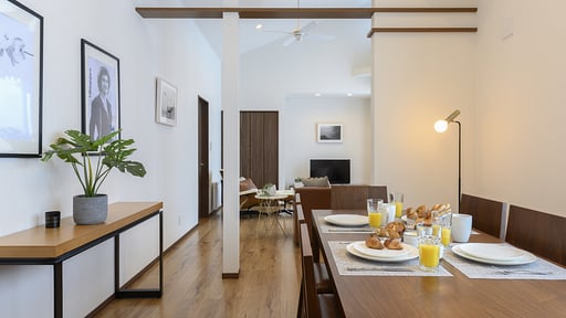 SnowDog Village Three Bedroom Penthouse Dining area