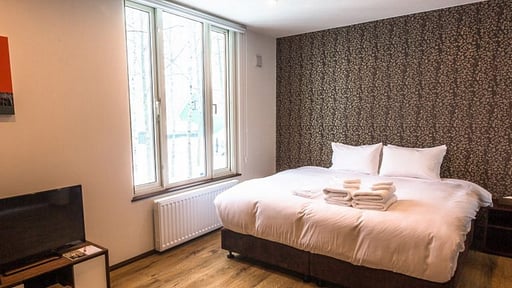 SnowDog Village Studio Suite Bedroom 