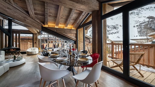 Chalet Snowy Breeze Dining area