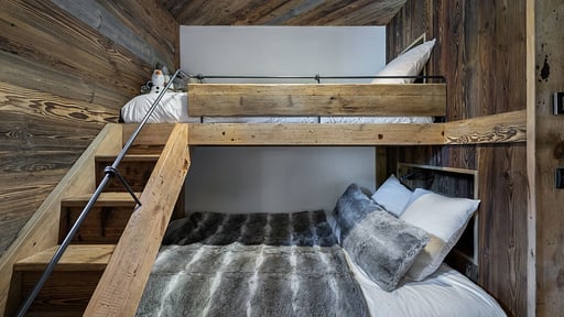 Chalet Snowy Breeze Bedroom 1