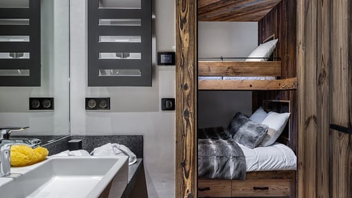 Chalet Snowy Breeze Bedroom 1