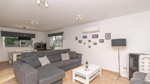 Solar 198 Living room