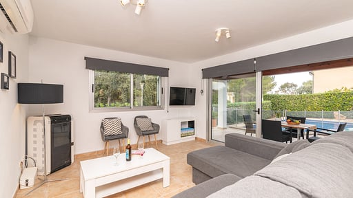 Solar 198 Living room