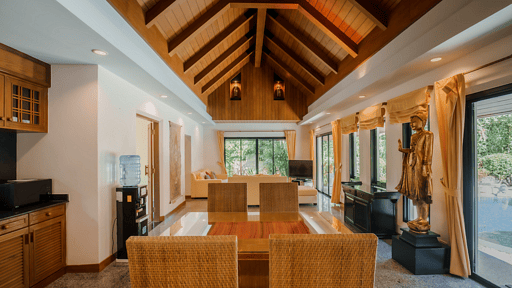 Solas Villa Dining area