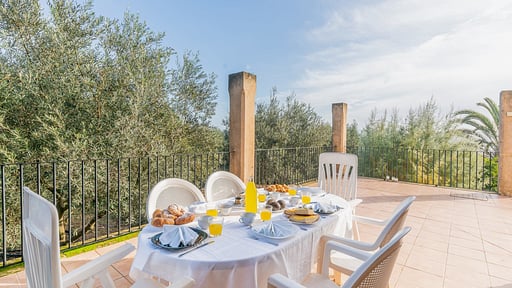 Finca Son Huguet Terrasse