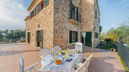 Finca Son Huguet Terrasse