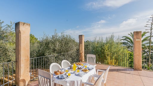 Finca Son Huguet Terrasse