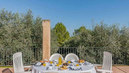 Finca Son Huguet Terrasse