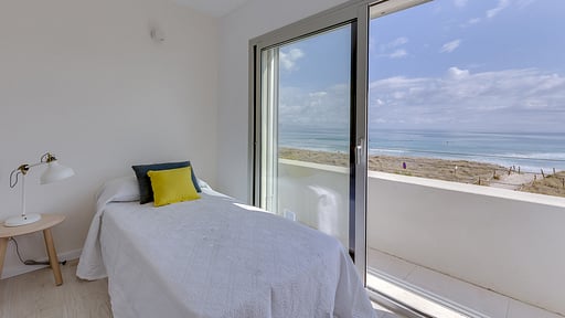 Son Serra First Line Villa Спальня 2