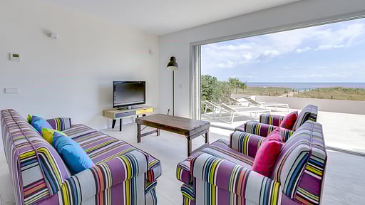 Son Serra First Line Villa Гостиная