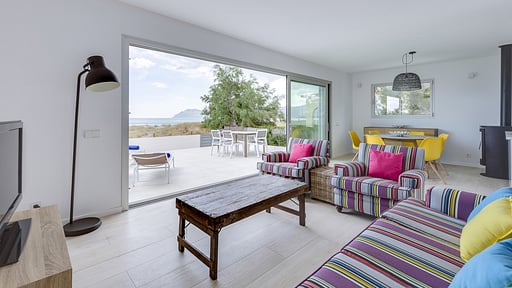 Son Serra First Line Villa Гостиная