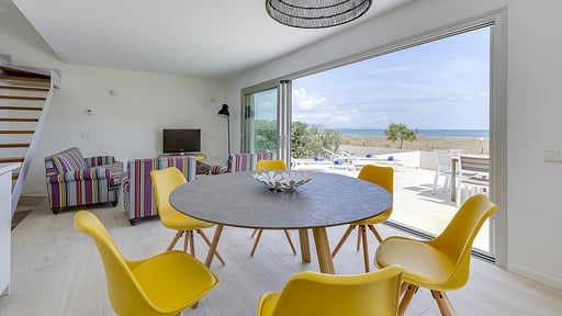 Son Serra First Line Villa Обеденная зона