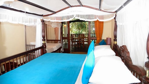 South Point Abbey Спальня 1