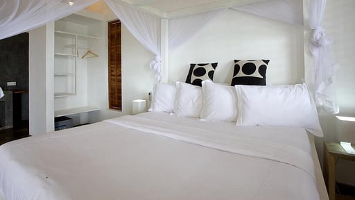 Stella Beach Villa Schlafzimmer 1