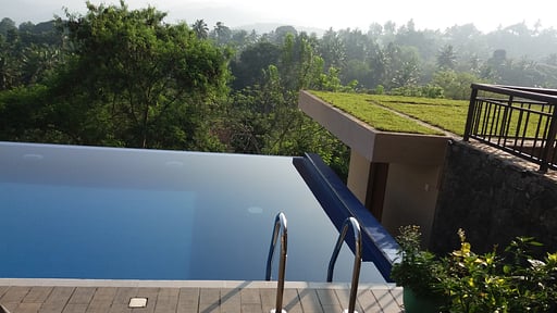Subashri Villa Swimming pool