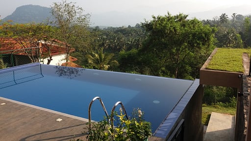 Subashri Villa Swimming pool