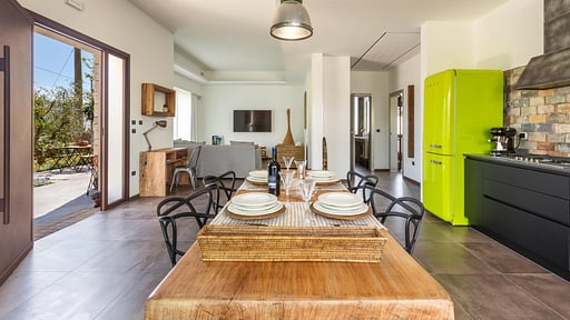 Suitcase House Essecke