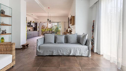 Suitcase House Wohnbereich