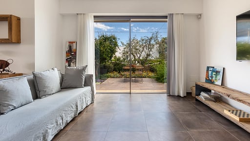 Suitcase House Wohnbereich