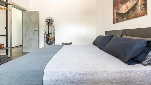 Suitcase House Schlafzimmer 1