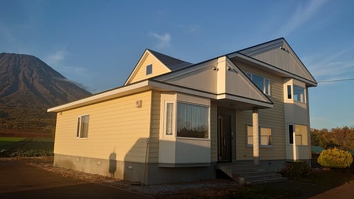 Sun House Makkari Surroundings