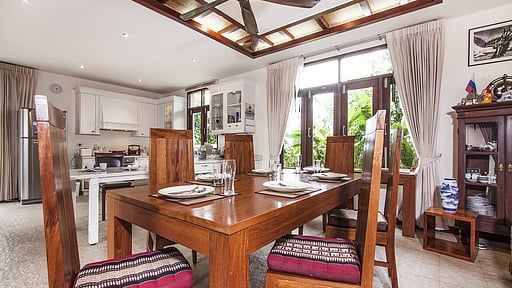 Sunrise Villa 1 Dining area