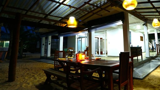 Sunset Reef Villa Dining area