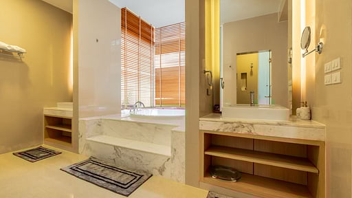 Sunshine Beach Villa Mai Khao Schlafzimmer 1