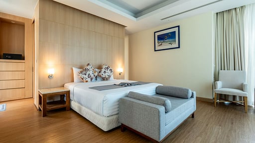 Sunshine Beach Villa Mai Khao Schlafzimmer 1