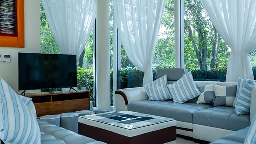 Sunshine Beach Villa Mai Khao Wohnbereich