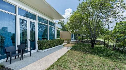 Sunshine Beach Villa Mai Khao Andere