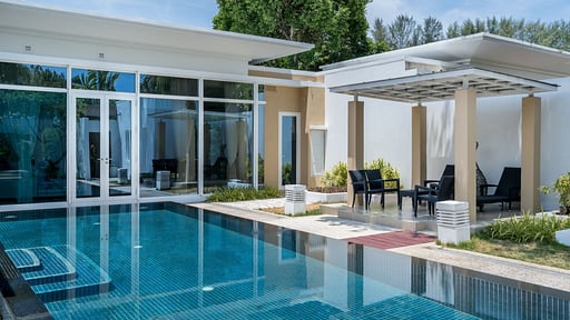 Sunshine Beach Villa Mai Khao Schwimmbad