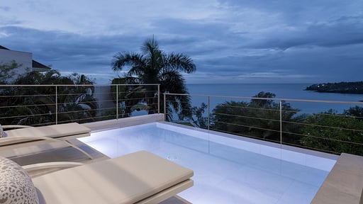 Surin Seaview Villa Swimming pool