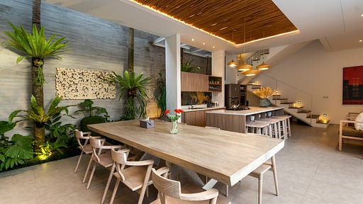 Swan Villa 3 Dining area