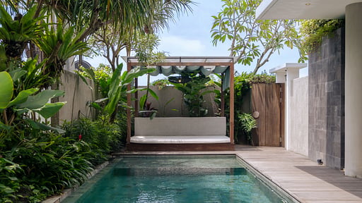 Swan Villa R Gazebo