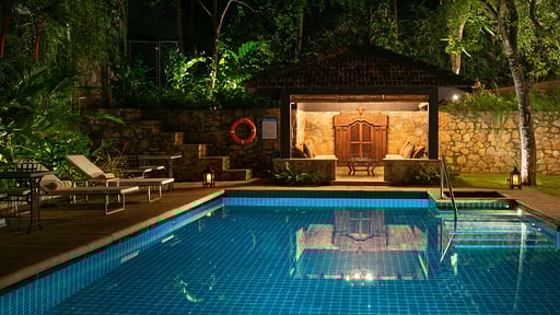 Taru Villas Kandy Zwembad