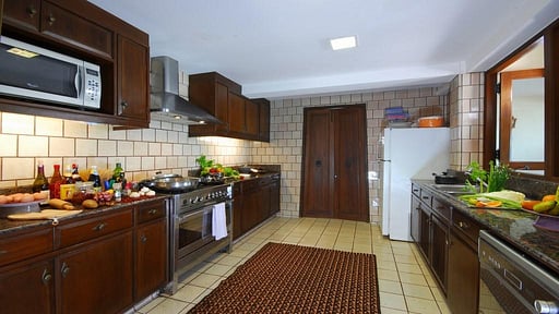 Tassana Pra Villa Kitchen