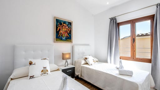 Taupe Townhouse Camera da letto 4