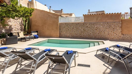 Taupe Townhouse Piscina