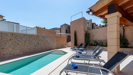 Taupe Townhouse Piscina