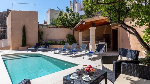 Taupe Townhouse Piscina