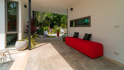 Tawan Villa Terrace/Veranda