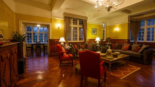 Taylors Hill Living room